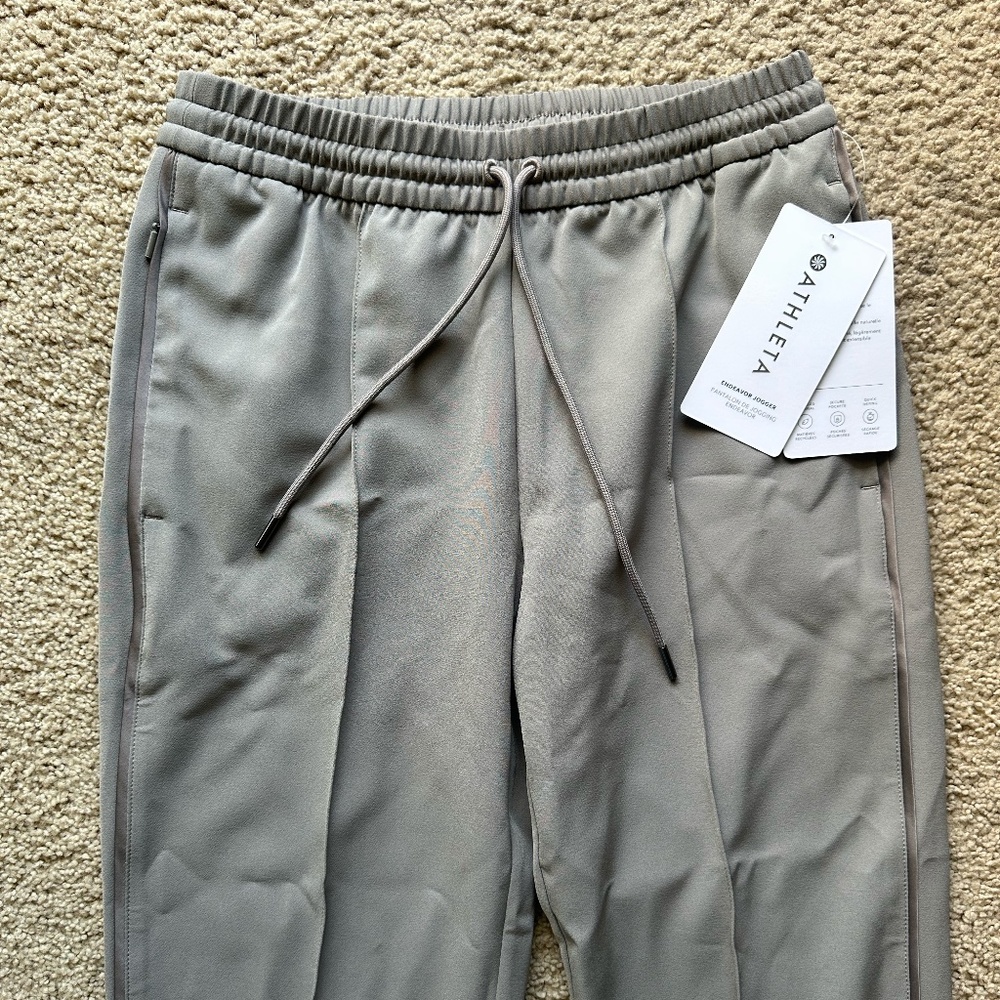 ATHLETA NWT Endeavor Jogger Size 0 / P Grey Mushroom Color Zipped Pockets